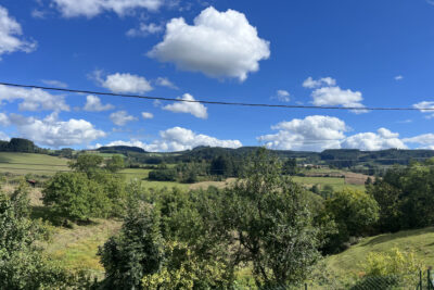 Maison en pierre avec dépendance et terrain – 5 pièces – 3 chambres – 105 m²