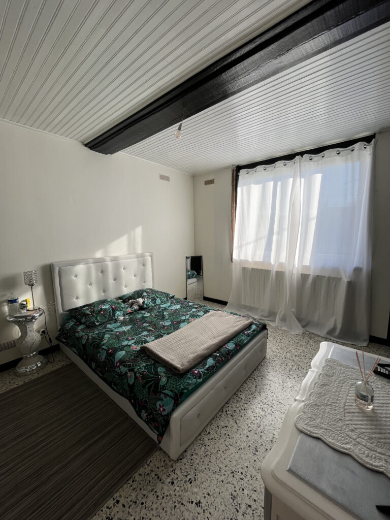 LONGERE AVEC VUE SUR LA CAMPAGNE – 5 pièces – 2 chambres – 4  – 130 m²