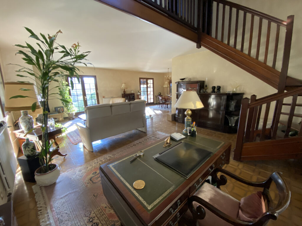 Maison 6 pièces Haut-d’Idron 185 m2 vue Pyrénées – 5 pièces – 4 chambres – 6  – 184.55 m²