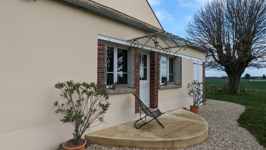 Entre Joigny et Courtenay, maison ancienne au calme – 5 pièces – 3 chambres – NR  – 132.06 m²