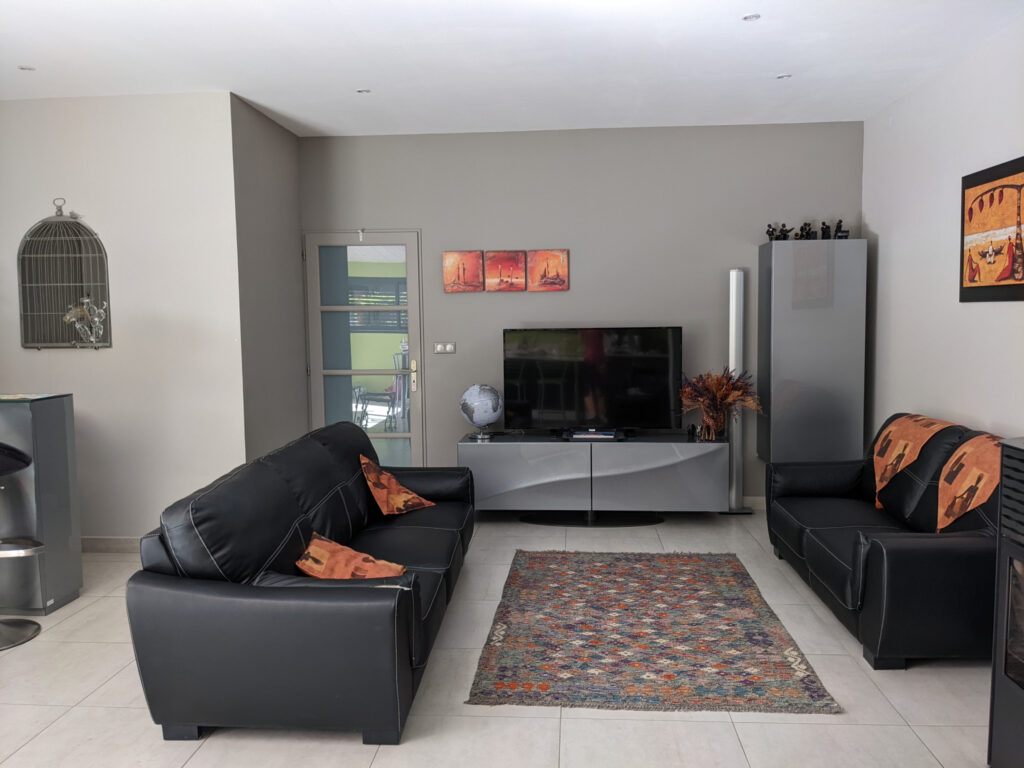 EMPLACEMENT EXCEPTIONNEL AU COEUR DU VIGNOBLE SANCERROIS – 6 pièces – 4 chambres – 4  – 215.59 m²