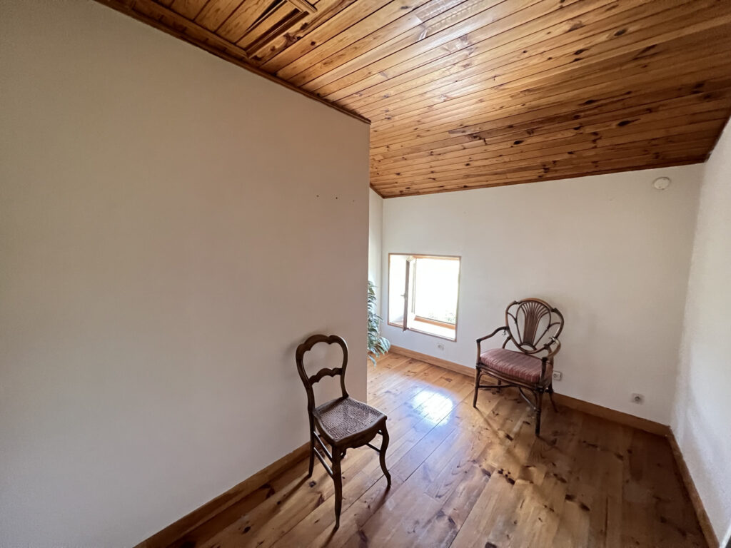 Maison en pierre avec dépendance et terrain – 5 pièces – 3 chambres – 4  – 105 m²