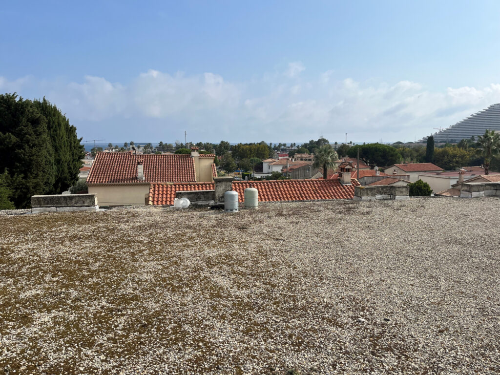 VILLENEUVE LOUBET PLAGE – Maison de Maître à rénover  – 8 pièces – 6 chambres – NR  – 208 m²
