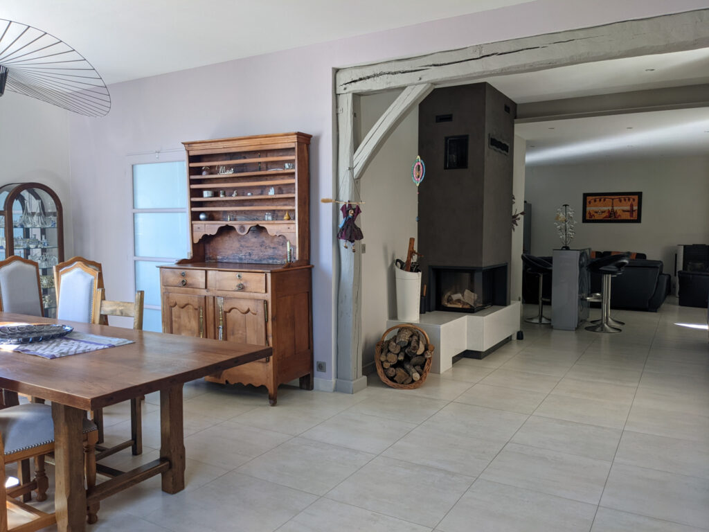 EMPLACEMENT EXCEPTIONNEL AU COEUR DU VIGNOBLE SANCERROIS – 6 pièces – 4 chambres – 4  – 215.59 m²