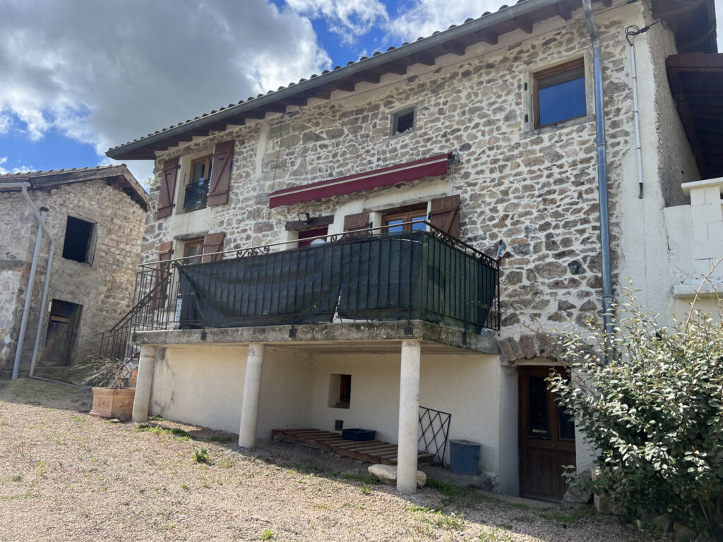 Maison en pierre avec dépendance et terrain – 5 pièces – 3 chambres – 4  – 105 m²