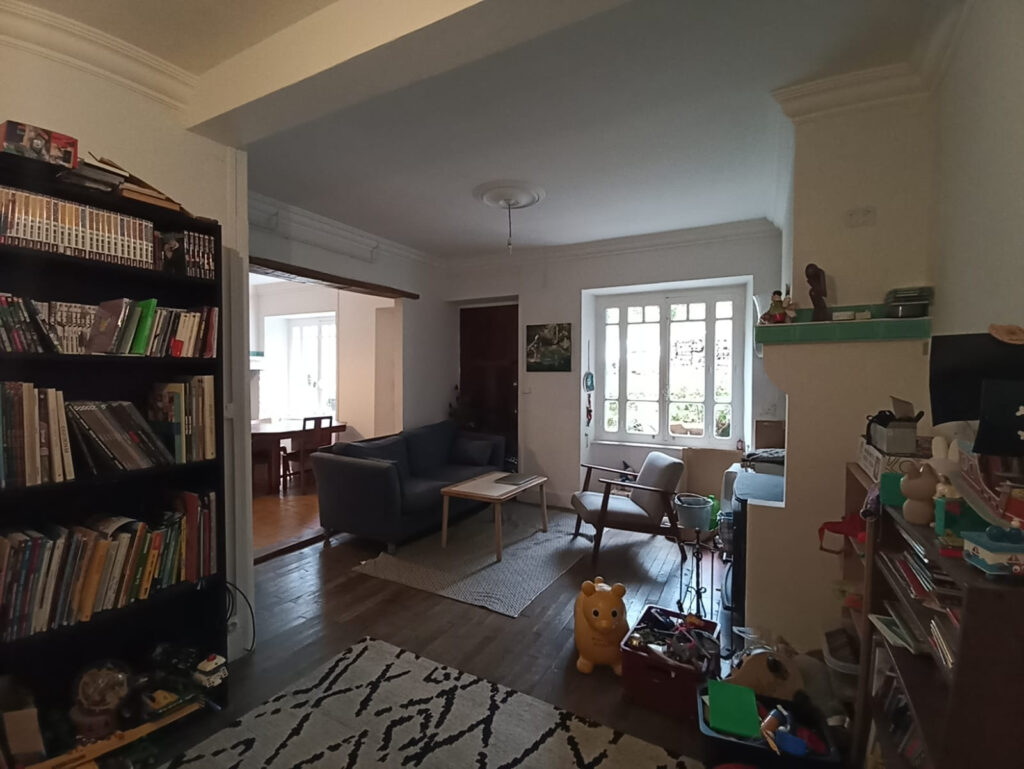 MAISON ATYPIQUE VALLEE DE LA BELLONGUE – 6 pièces – 3 chambres – 2  – 130 m²