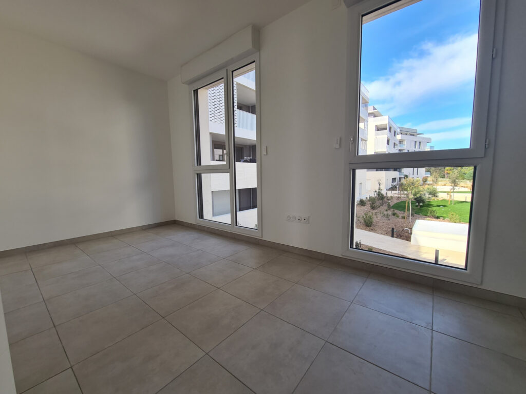 Appartement Duplex T4 avec 2 Terrasses. Parking en Sous-Sol, – 4 pièces – 3 chambres – NR  – 88.06 m²