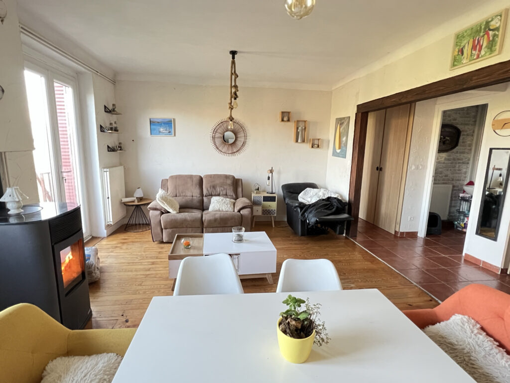 Appartement avec terrasse et terrain – 3 pièces – 2 chambres – 4  – 73 m²