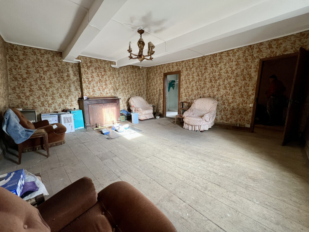Corps de ferme à renover et ses 4ha de terres – 4 pièces – 3 chambres – 2  – 110 m²