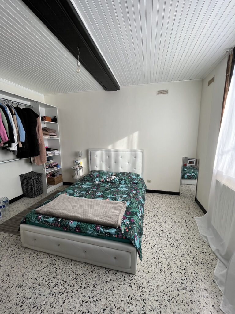 LONGERE AVEC VUE SUR LA CAMPAGNE – 5 pièces – 2 chambres – 4  – 130 m²