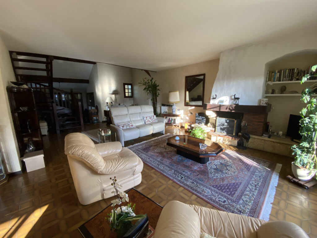 Maison 6 pièces Haut-d’Idron 185 m2 vue Pyrénées – 5 pièces – 4 chambres – 6  – 184.55 m²