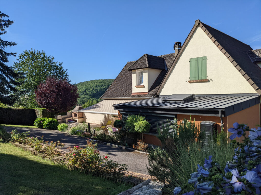 EMPLACEMENT EXCEPTIONNEL AU COEUR DU VIGNOBLE SANCERROIS – 6 pièces – 4 chambres – 4  – 215.59 m²