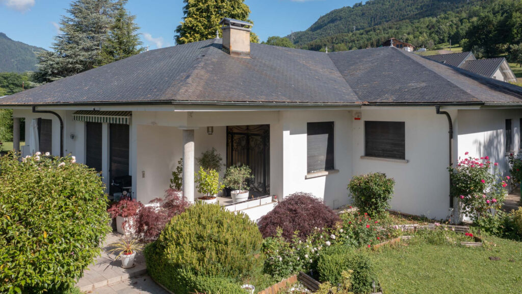  Villa de charme de 227 m2  – 6 pièces – 5 chambres – 4  – 227.02 m²