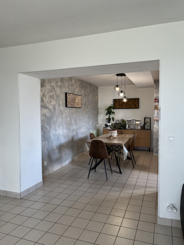 LONGERE AVEC VUE SUR LA CAMPAGNE – 5 pièces – 2 chambres – 4  – 130 m²