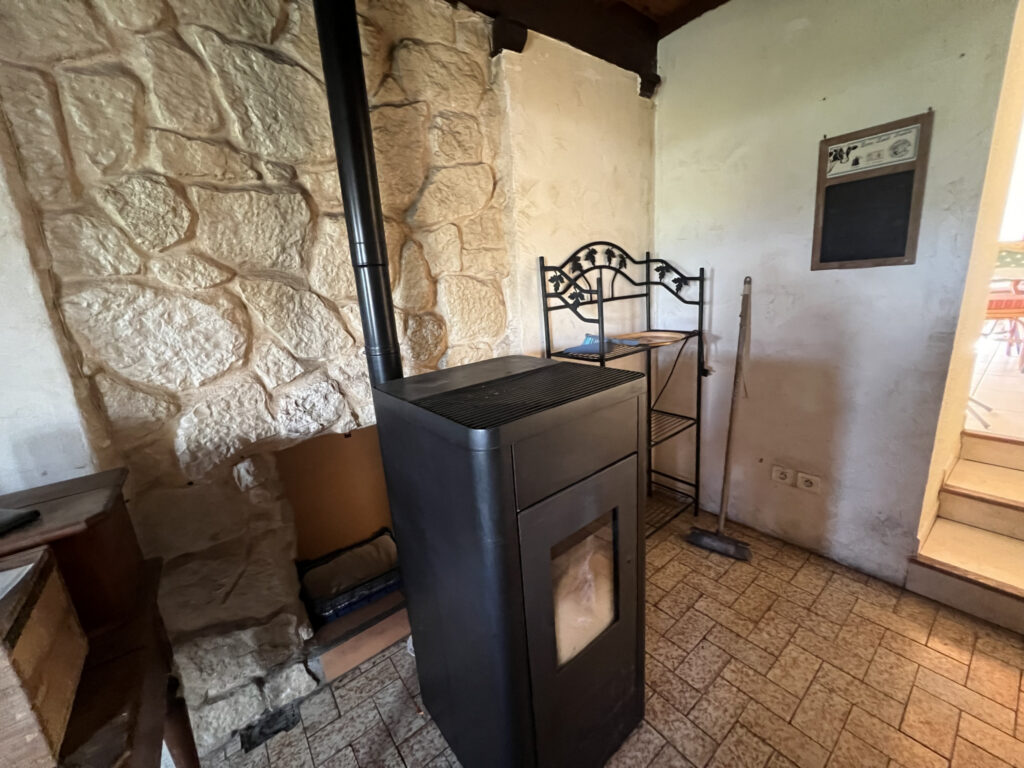 Maison en pierre avec dépendance et terrain – 5 pièces – 3 chambres – 4  – 105 m²