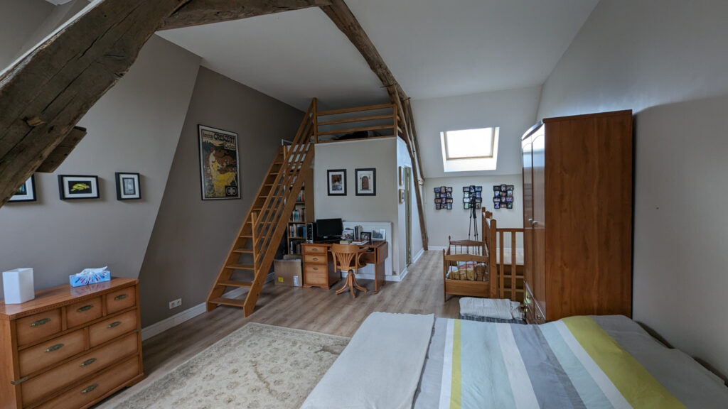 Entre Joigny et Courtenay, maison ancienne au calme – 5 pièces – 3 chambres – NR  – 132.06 m²