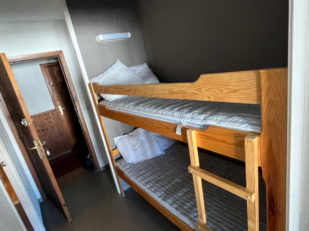 Saint Lary 1700 – Le ‘Modern Ski’ – Studio cabine avec celli – 1 pièce – NR chambres – 4  – 27 m²