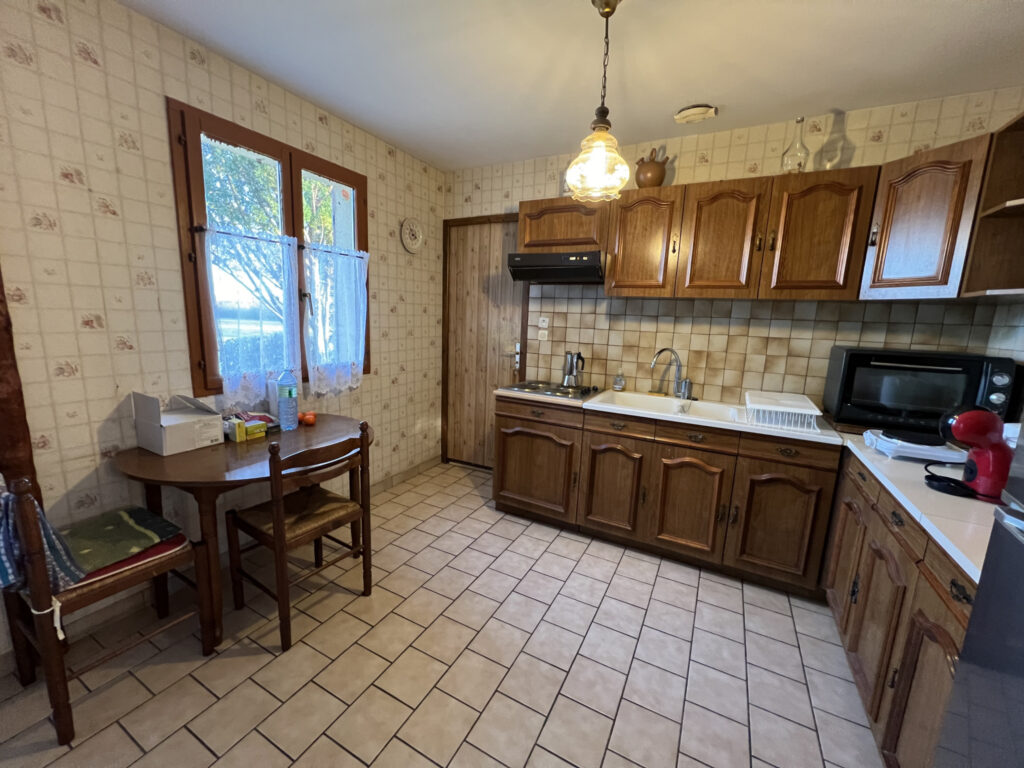 PAVILLON AVEC 3 CHAMBRES PROCHE DE TOUTES COMMODITES  – 4 pièces – 3 chambres – 4  – 88.1 m²