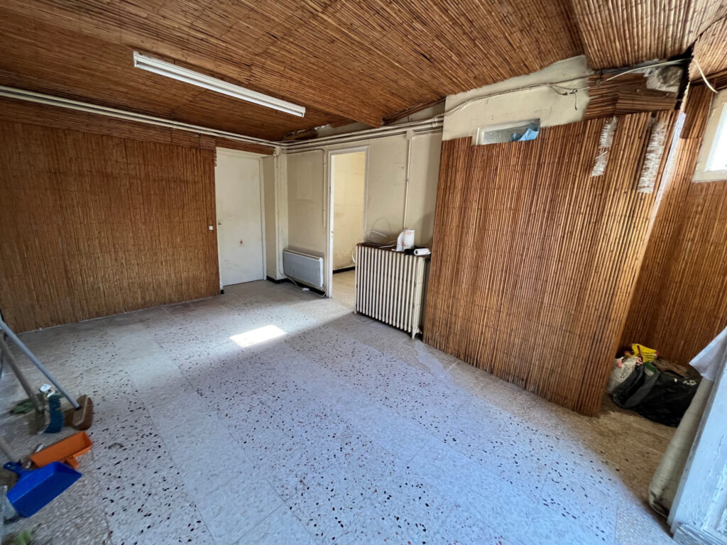 VILLENEUVE LOUBET PLAGE – Maison de Maître à rénover  – 8 pièces – 6 chambres – NR  – 208 m²