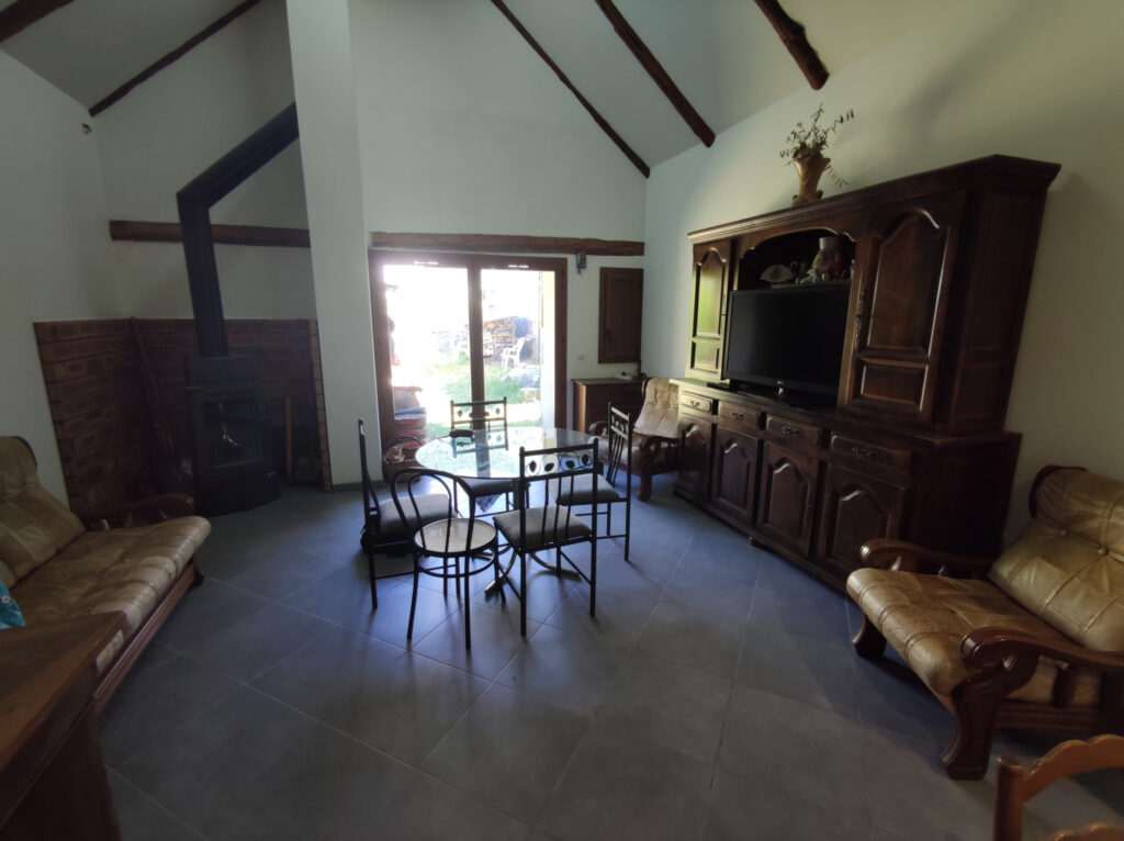 Vadeblore St Dalmas – Grange entièrement rénovée – 4 pièces – 3 chambres – NR  – 133 m²