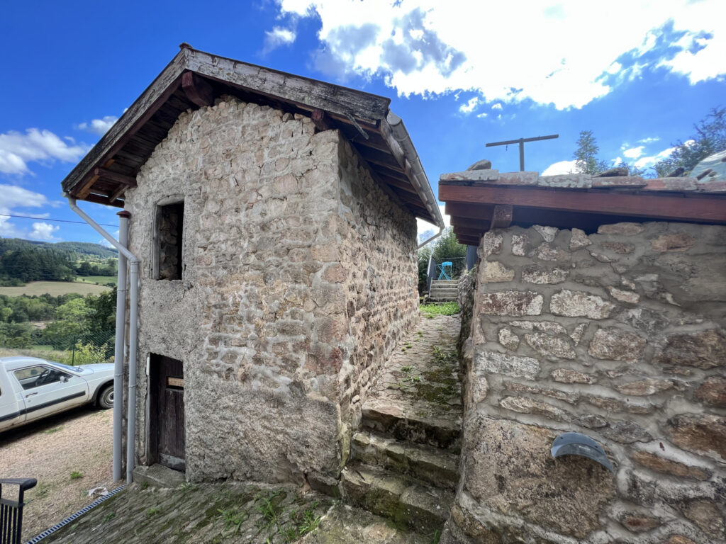 Maison en pierre avec dépendance et terrain – 5 pièces – 3 chambres – 4  – 105 m²