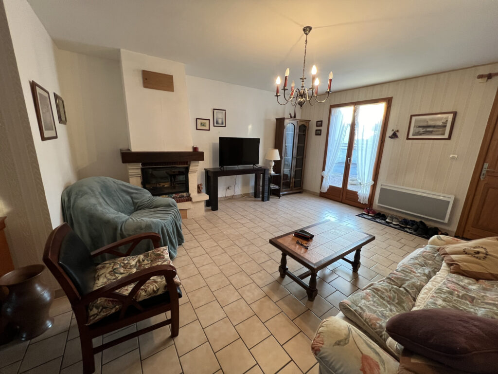 PAVILLON AVEC 3 CHAMBRES PROCHE DE TOUTES COMMODITES  – 4 pièces – 3 chambres – 4  – 88.1 m²