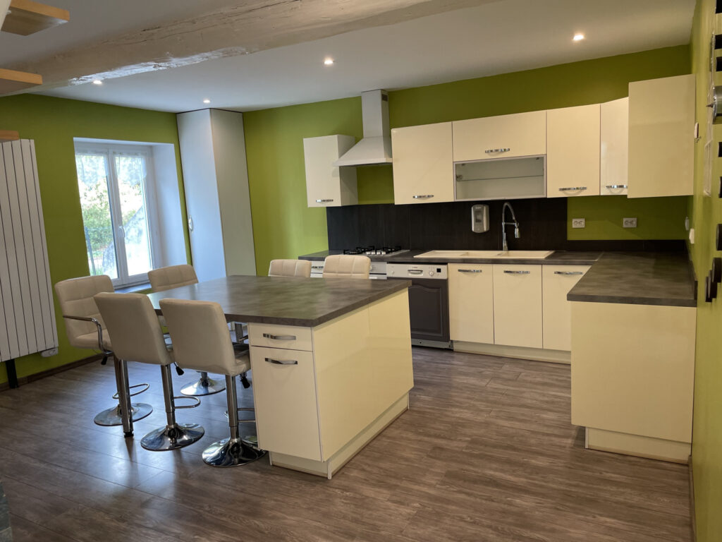 Maison 5 pièces – 124m2 – Sainte Colombe – 5 pièces – 4 chambres – 4  – 124.94 m²