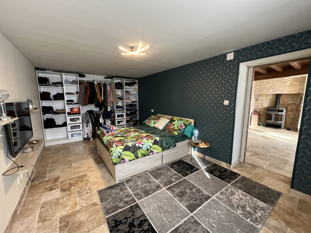 LONGERE AVEC VUE SUR LA CAMPAGNE – 5 pièces – 2 chambres – 4  – 130 m²