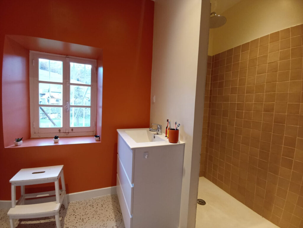 MAISON ATYPIQUE VALLEE DE LA BELLONGUE – 6 pièces – 3 chambres – 2  – 130 m²