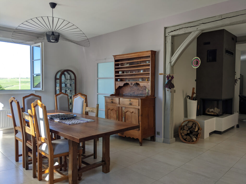 EMPLACEMENT EXCEPTIONNEL AU COEUR DU VIGNOBLE SANCERROIS – 6 pièces – 4 chambres – 4  – 215.59 m²