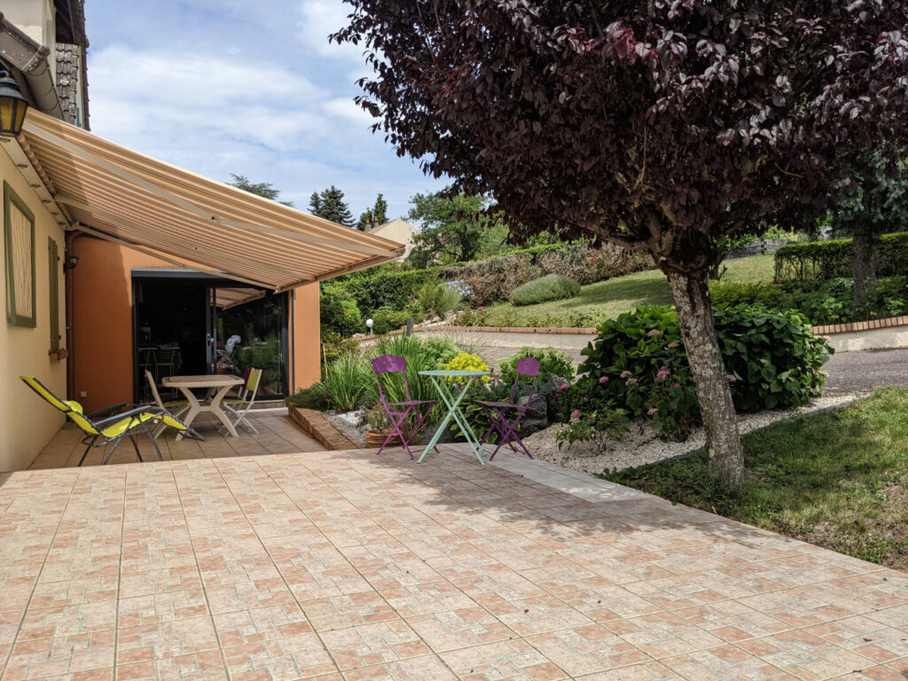 EMPLACEMENT EXCEPTIONNEL AU COEUR DU VIGNOBLE SANCERROIS – 6 pièces – 4 chambres – 4  – 215.59 m²