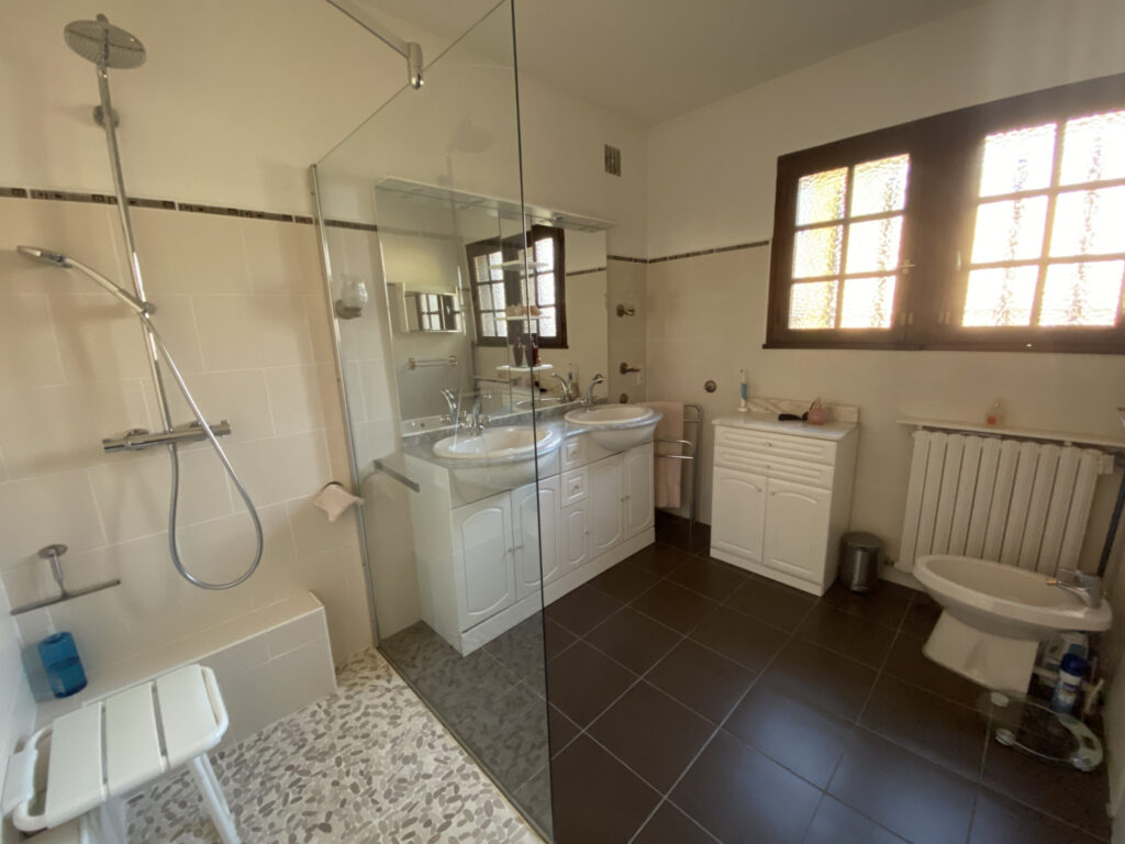 Maison 6 pièces Haut-d’Idron 185 m2 vue Pyrénées – 5 pièces – 4 chambres – 6  – 184.55 m²