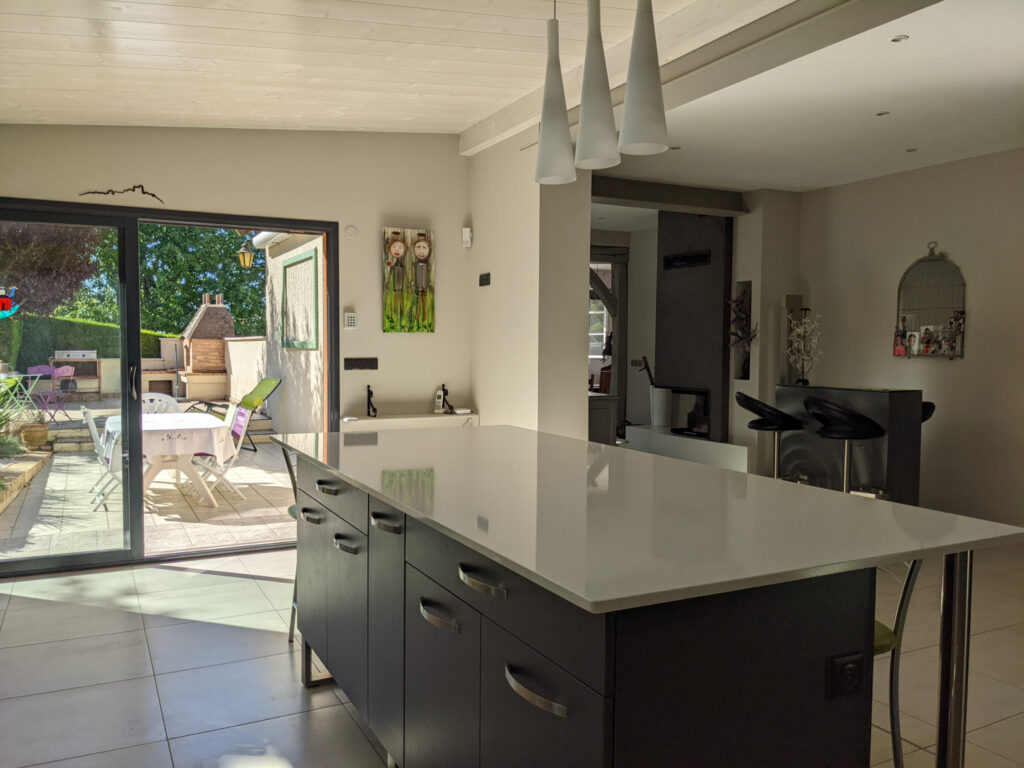 EMPLACEMENT EXCEPTIONNEL AU COEUR DU VIGNOBLE SANCERROIS – 6 pièces – 4 chambres – 4  – 215.59 m²