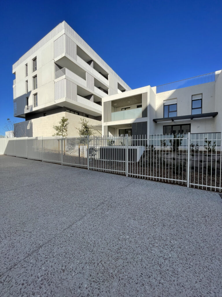 Appartement Duplex T4 avec 2 Terrasses. Parking en Sous-Sol, – 4 pièces – 3 chambres – NR  – 88.06 m²