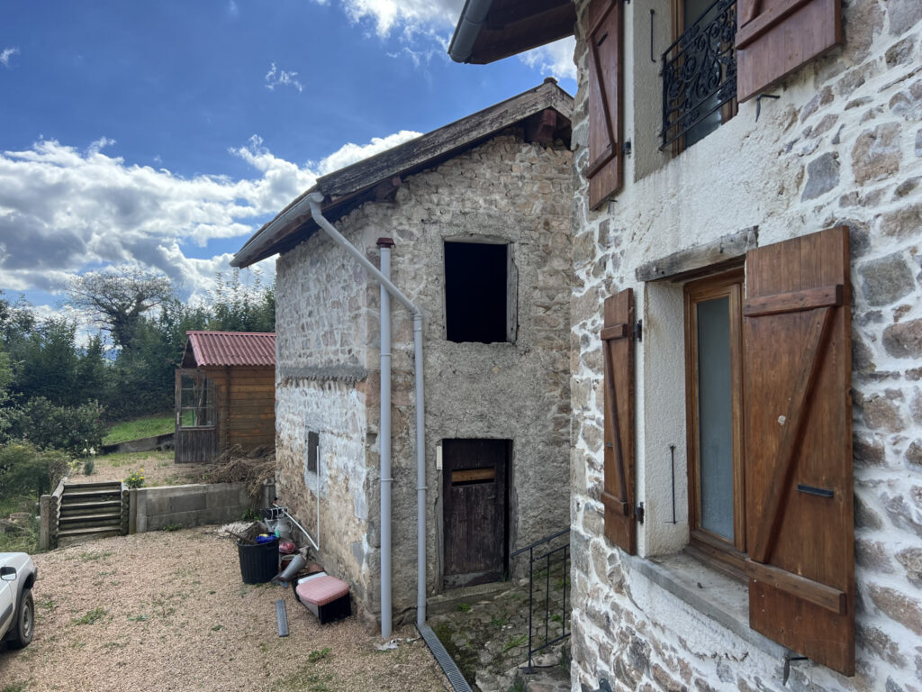 Maison en pierre avec dépendance et terrain – 5 pièces – 3 chambres – 4  – 105 m²