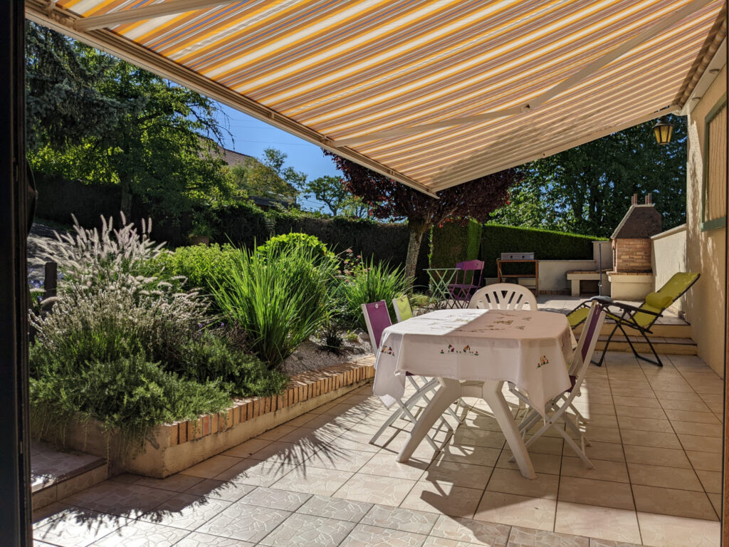 EMPLACEMENT EXCEPTIONNEL AU COEUR DU VIGNOBLE SANCERROIS – 6 pièces – 4 chambres – 4  – 215.59 m²