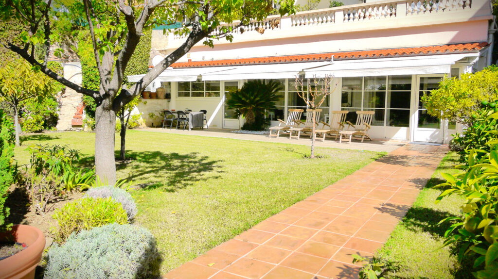 EXCLUSIVITE. CAP DE NICE – 3 pièces – 1 chambre – 2  – 77 m²