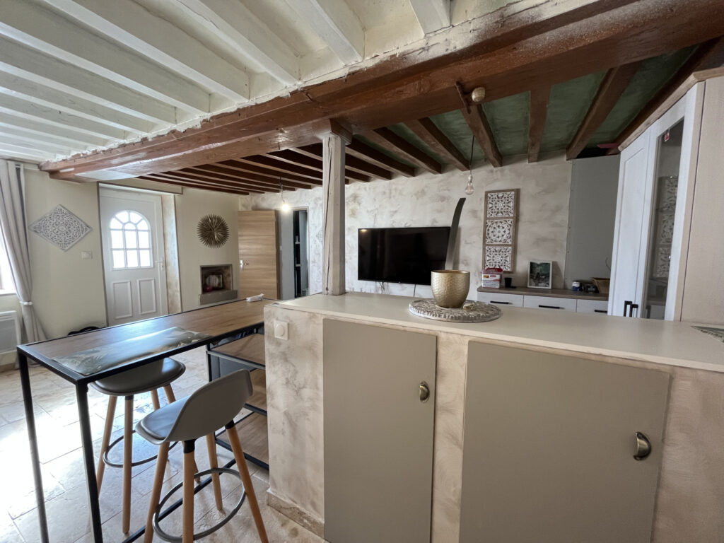 LONGERE AVEC VUE SUR LA CAMPAGNE – 5 pièces – 2 chambres – 4  – 130 m²