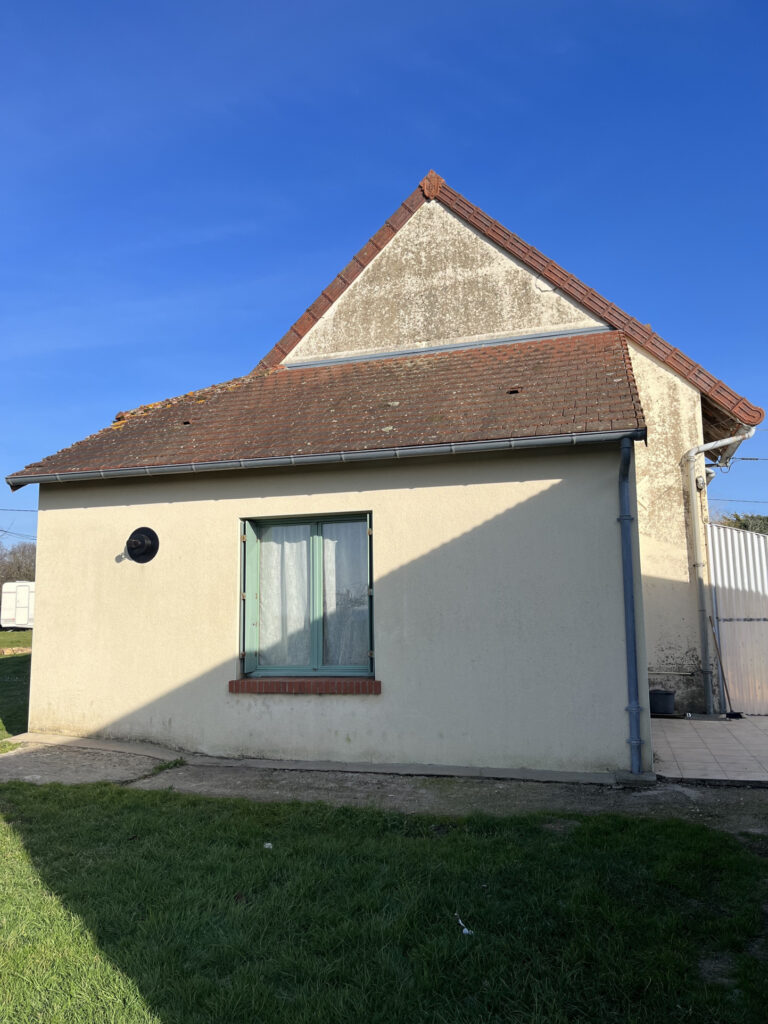 LONGERE AVEC VUE SUR LA CAMPAGNE – 5 pièces – 2 chambres – 4  – 130 m²