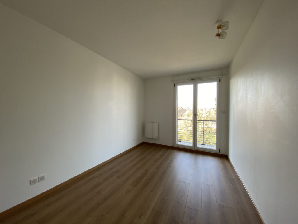 Lumineux 4/5p avec terrasse et garage – 5 pièces – 3 chambres – 107 m²