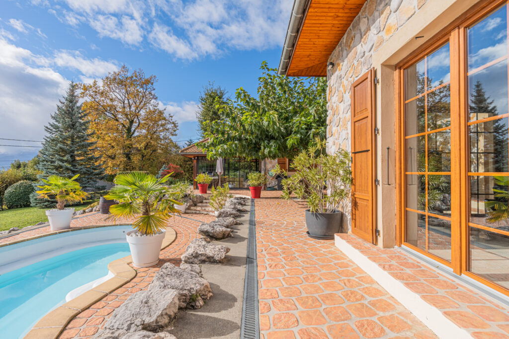 Superbe Propriété à Herbeys – Un Havre de Quiétude et de Bi – 10 pièces – 6 chambres – 4  – 432 m²