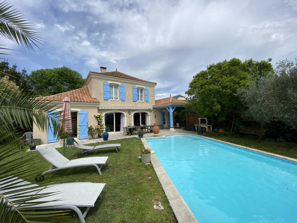 Maison 5 pièces 175 m2 vue Pyrénées – 5 pièces – 4 chambres – 6  – 178 m²