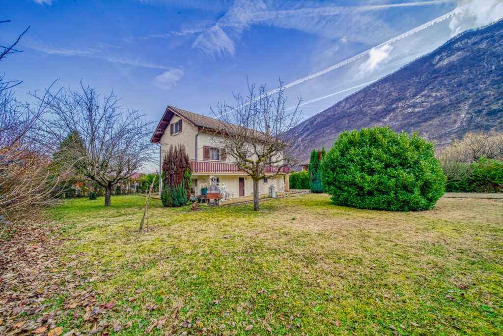 Grande Maison Familiale sur Grenoble – 6 pièces – 4 chambres – 4  – 174 m²