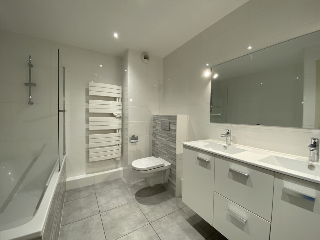 Lumineux 4/5p avec terrasse et garage – 5 pièces – 3 chambres – 107 m²