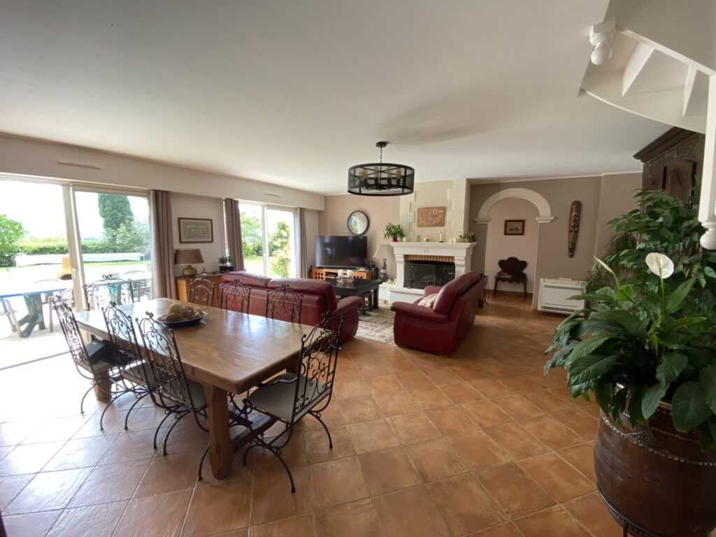 Maison 5 pièces 175 m2 vue Pyrénées – 5 pièces – 4 chambres – 6  – 178 m²