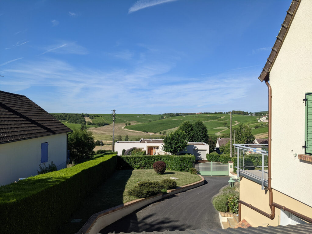 EMPLACEMENT EXCEPTIONNEL AU COEUR DU VIGNOBLE SANCERROIS – 6 pièces – 4 chambres – 4  – 215.59 m²