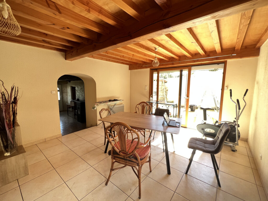 Maison en pierre avec dépendance et terrain – 5 pièces – 3 chambres – 4  – 105 m²