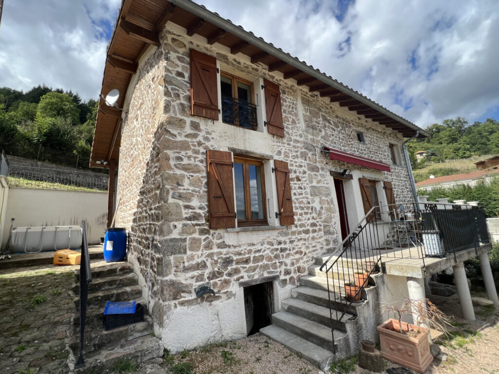 Maison en pierre avec dépendance et terrain – 5 pièces – 3 chambres – 4  – 105 m²