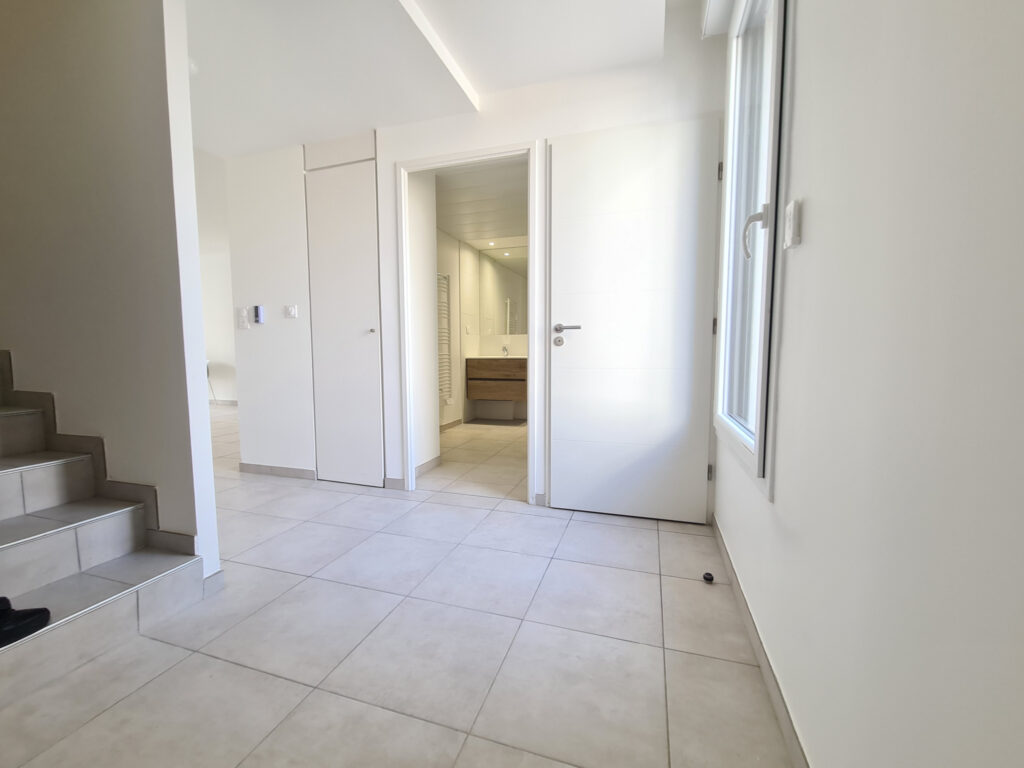 Appartement Duplex T4 avec 2 Terrasses. Parking en Sous-Sol, – 4 pièces – 3 chambres – NR  – 88.06 m²