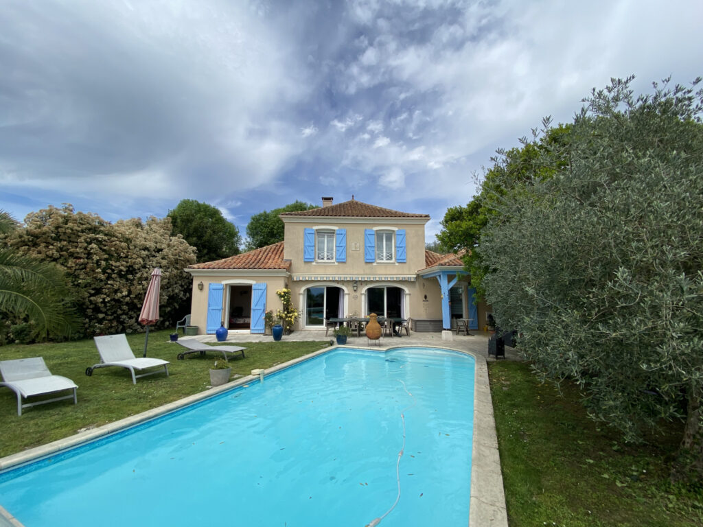 Maison 5 pièces 175 m2 vue Pyrénées – 5 pièces – 4 chambres – 6  – 178 m²